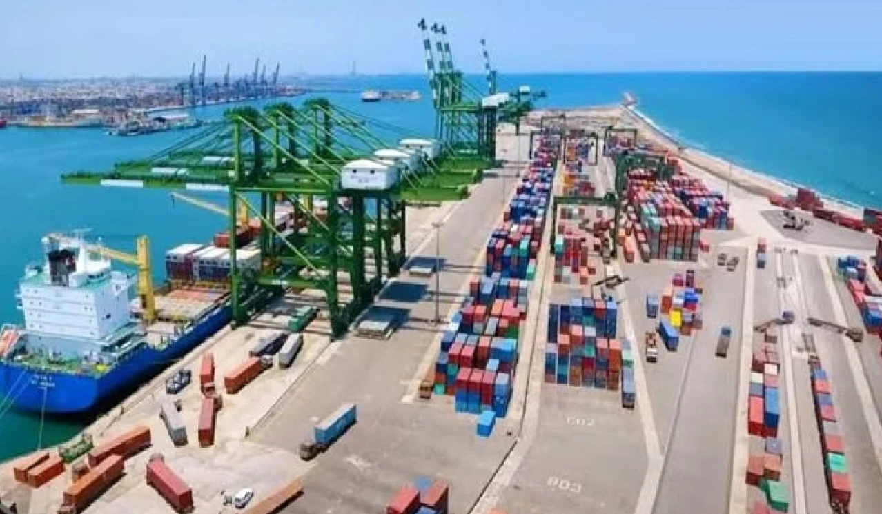 Prime Minister lays foundation stone for Vadhvan Port under Sagarmala Program